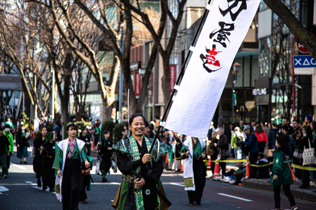 原宿・表参道の第30回セントパトリックスデーパレード東京！リベンジの殺陣パフォーマンス
